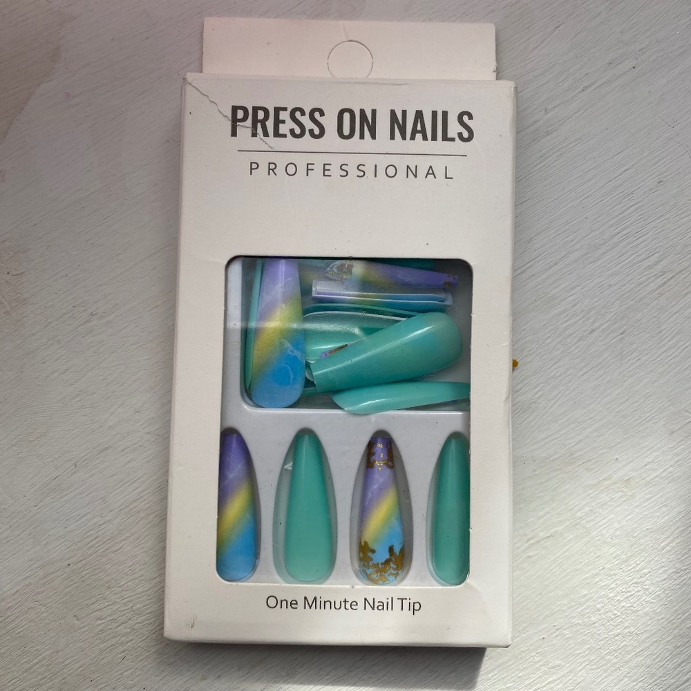 NIB • Press On Nails